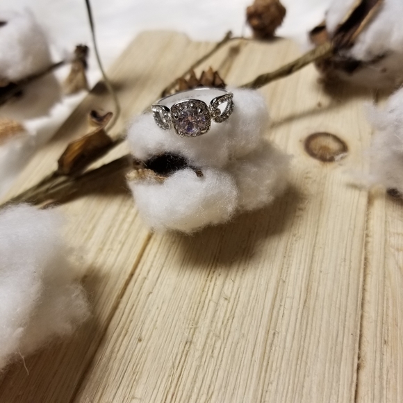 💍💍BEAUTIFUL!! White Sapphire White Gold plated ring💍💍 - Picture 8 of 14